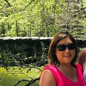 Meet your Posher, Sharon